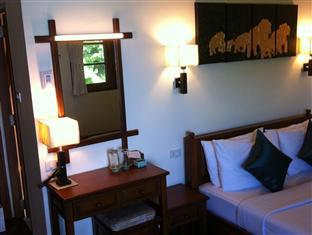Hotel The 4*