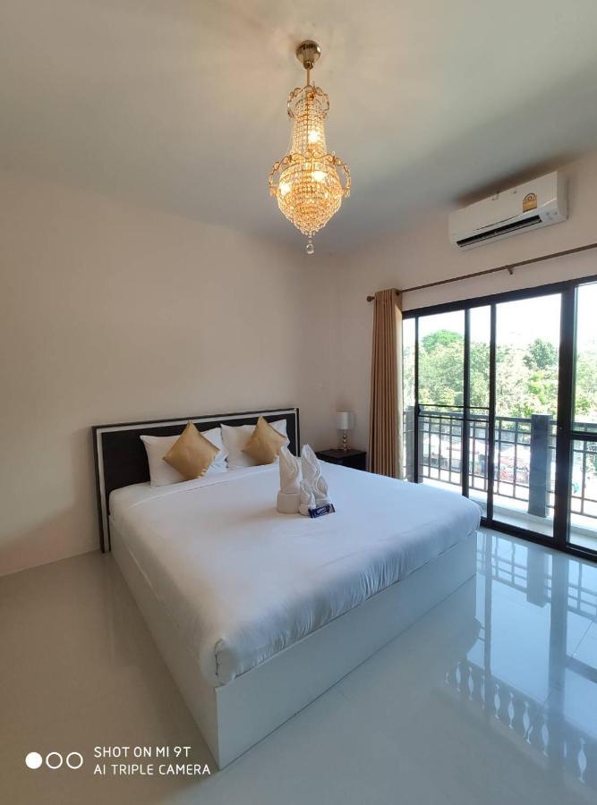 Bann Tawan Hostel *