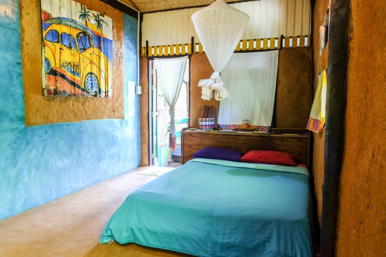 Sawasdeepai River Guest house