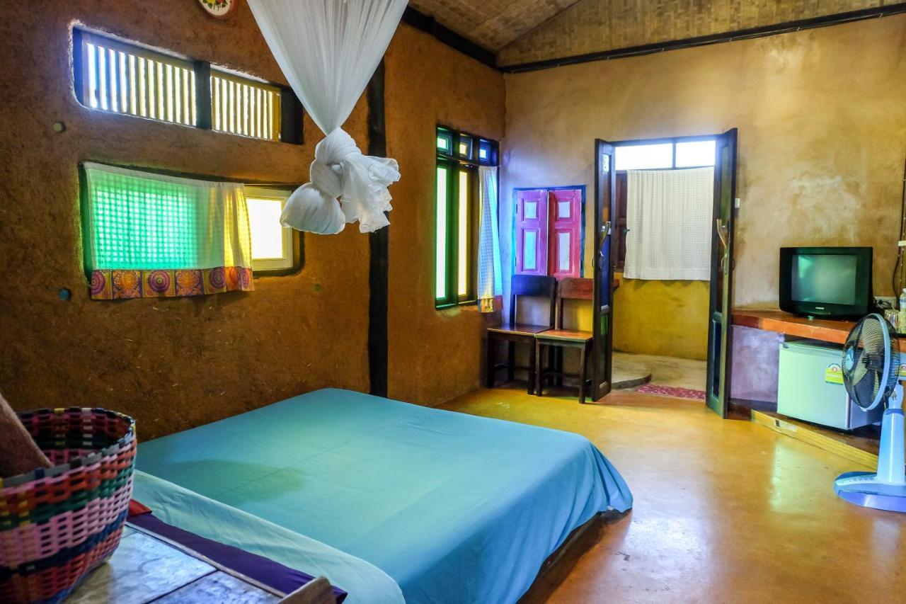 Sawasdeepai River Guest house