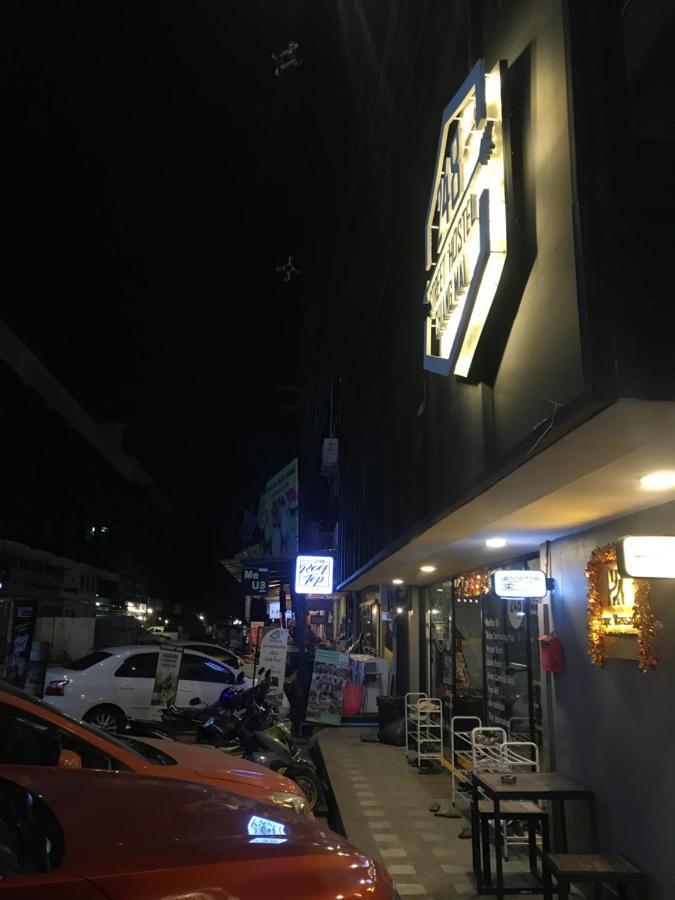 248 Street * Chiang Mai