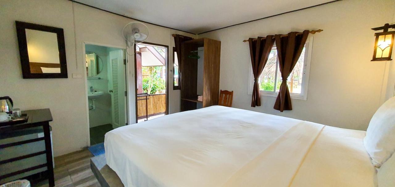 New Harrys Sunset - Klong Nin Koh Lanta