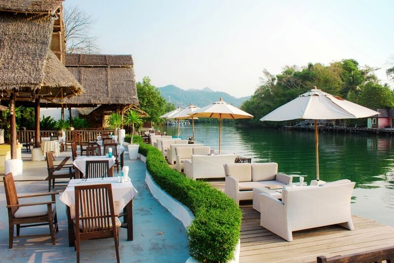 Resort Aana & 4*