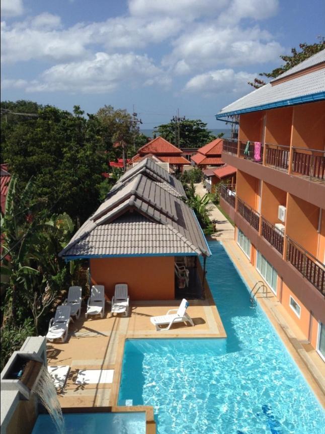 Lanta Fevrier Hotel 2*