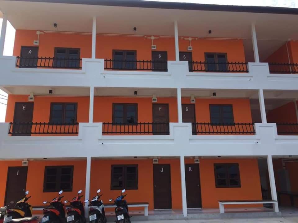 Sea Breeze Backpacker Albergue *