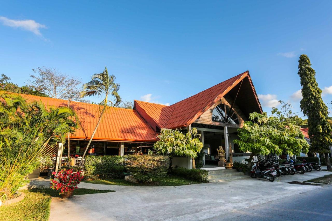 Hotel Naiharn - Sha Extra