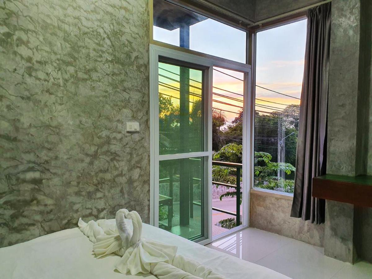 Resort Life 2*