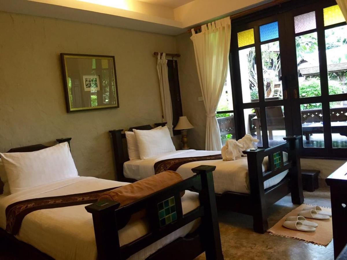 Resort River Corner Pai