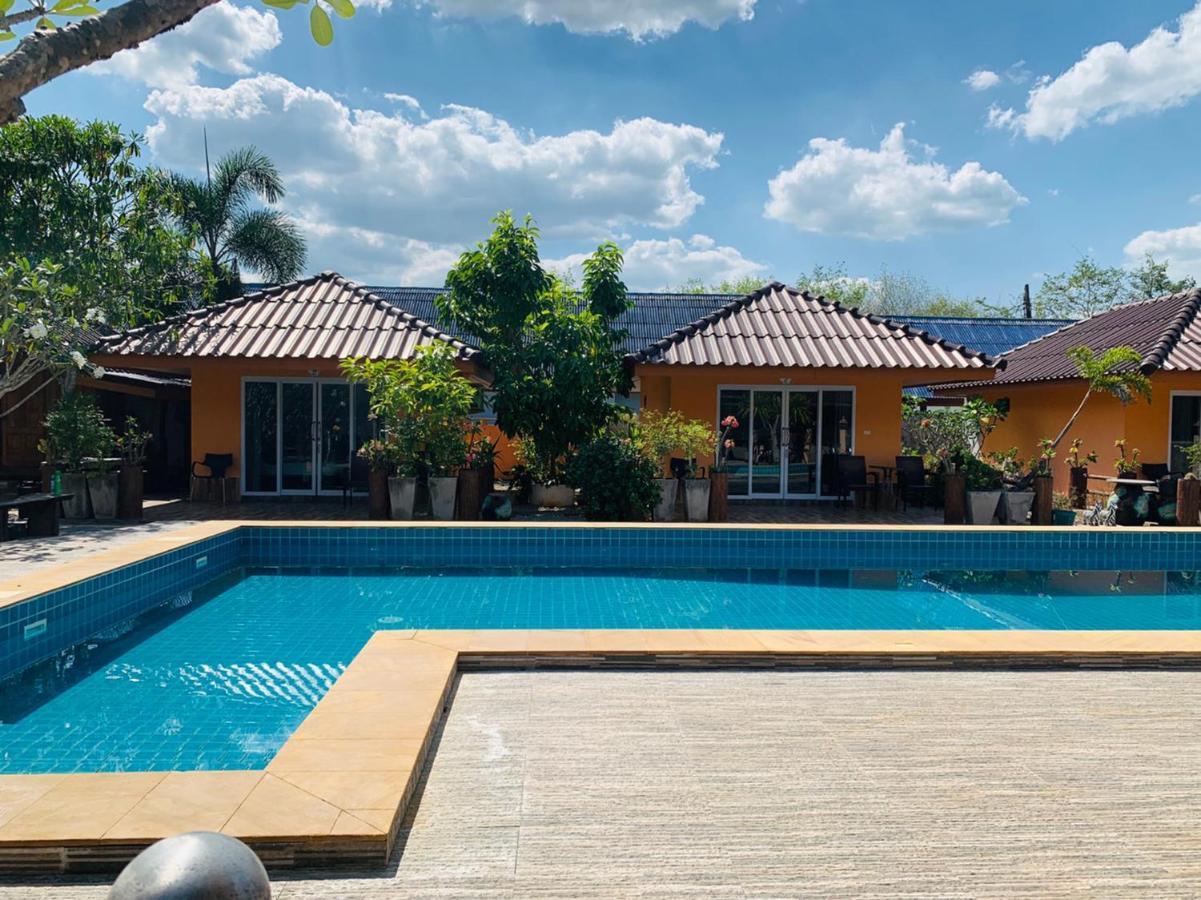 Resort Times Pool Ban Tha Khun