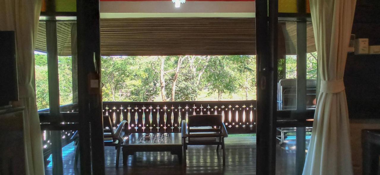 Resort River Corner 4*