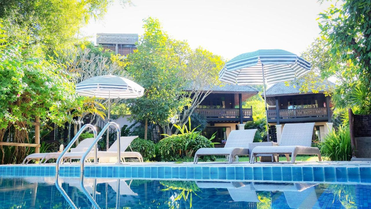 Resort River Corner 4*