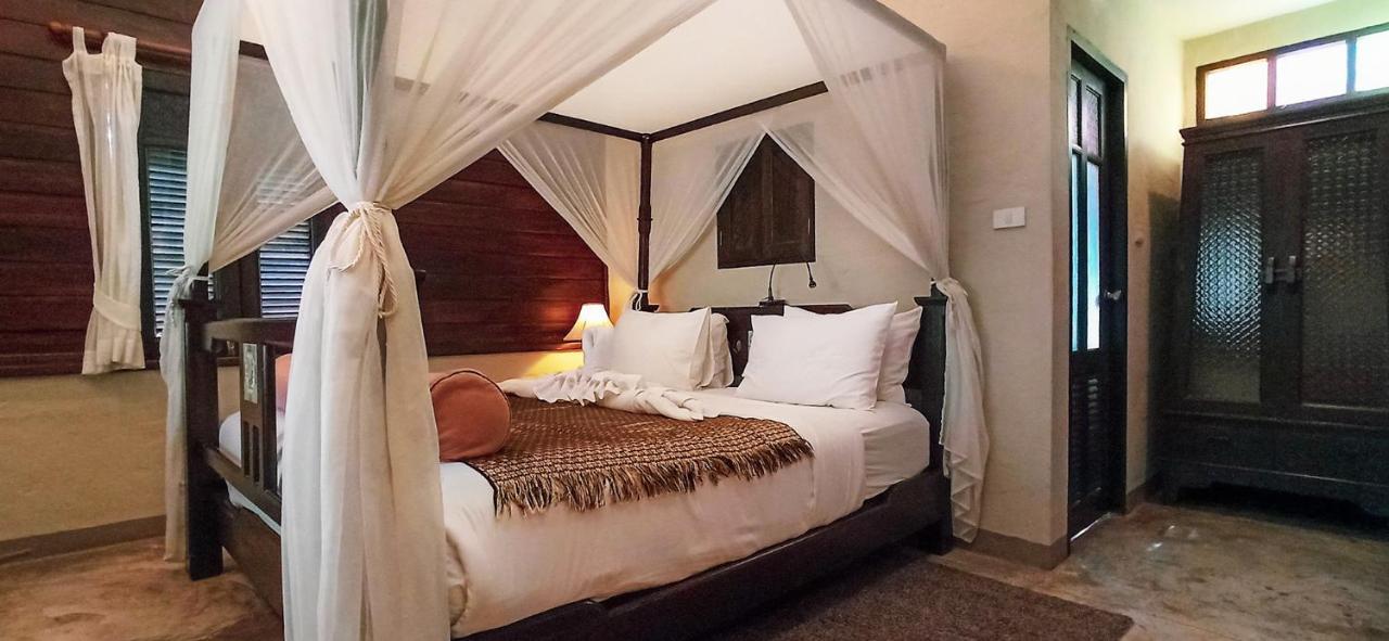 River Corner Resort 4*