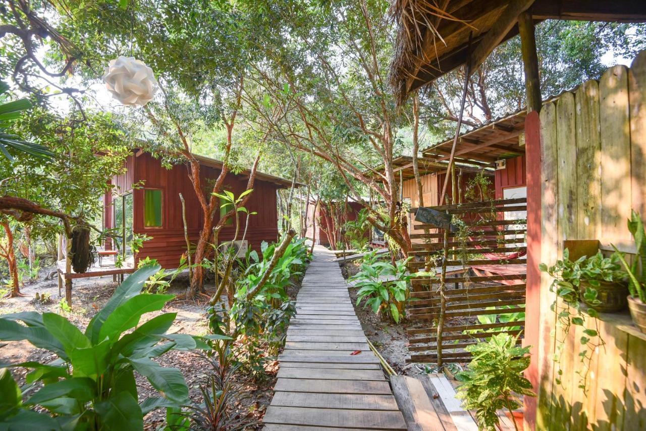 Oyo 693 Tree House