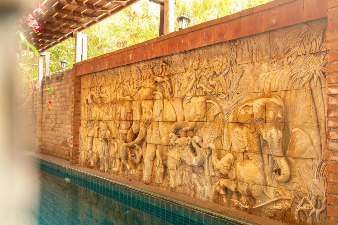 Chang Charlie Inn, Boutique 3* Praia de Jomtien