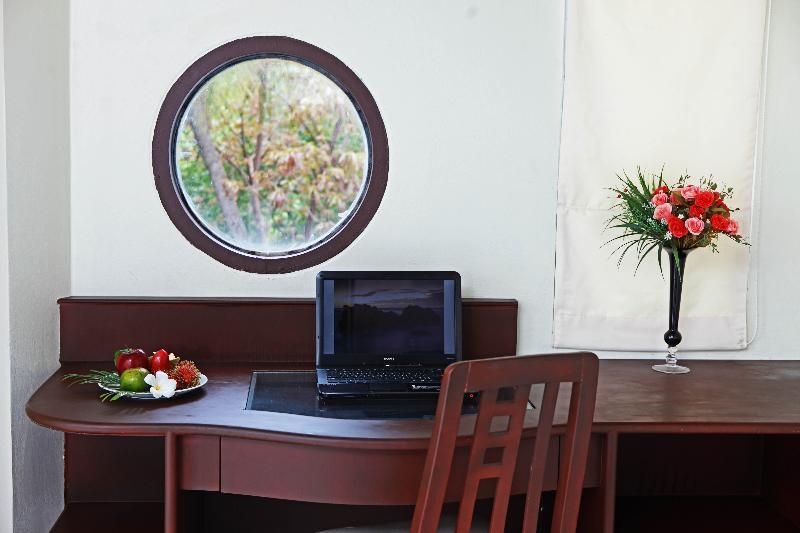 Samui First House 3*