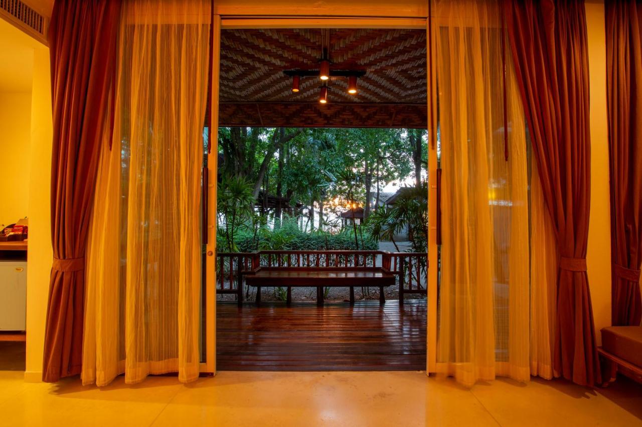 Bay & Resort