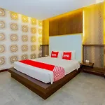 Oyo 446 Get Link Hip Hotel