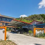 Oyo 665 Sj House Hotel