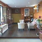 Little Guest House Hotel