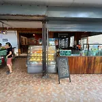 Twin Palms Hostel Phi Phi