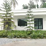 Tarn Villa Krabi