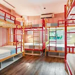 Oyo 1074 Fin Hostel