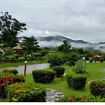 Tanaosri & Creekside Resort