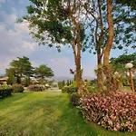 Tanaosri & Creekside Resort