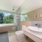 Private Sea View Apartment With Jacuzzi At Baycliff