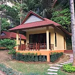 Tonsai Bay Resort