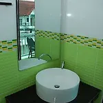 P & J Guesthouse