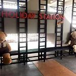 Holiday Station Hostel