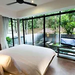 Villa Thalanena By The Beach