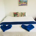 Green Leaf Guesthouse