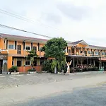 Baansuanjit Resort
