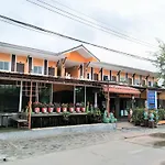 Baansuanjit Resort