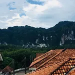 Green Leaf Guesthouse