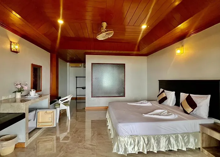 Haad Khuad Resort
