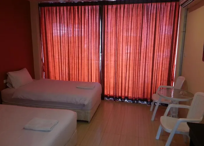 Nichakarn Massage & House