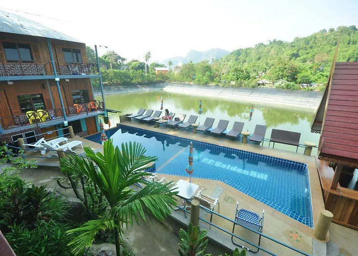 Golden Hill Bungalows