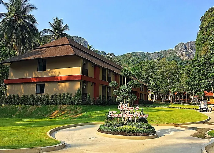 Tonsai Bay Resort