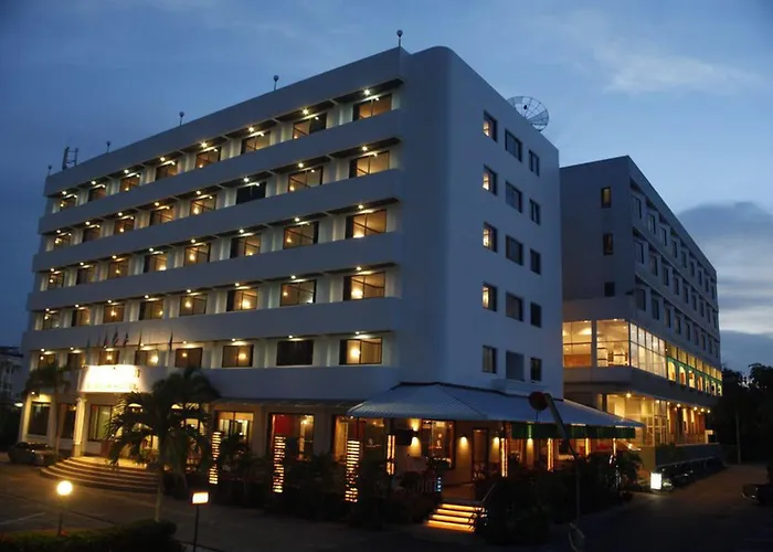 Boon Siam Hotel