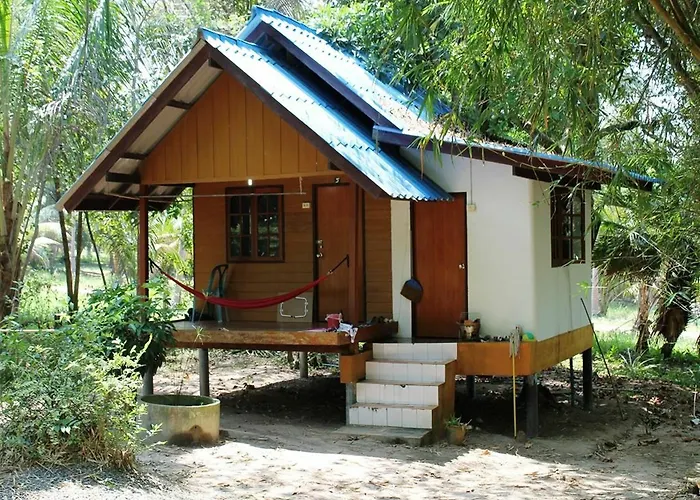 Jungle Bar & Bungalow