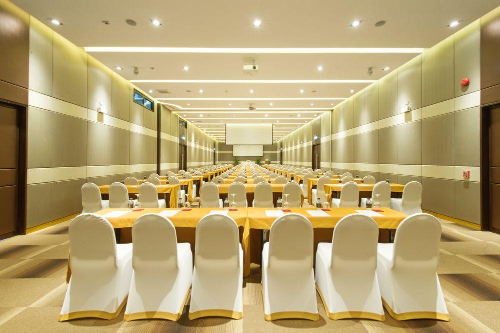 Hotel Mida Ngamwongwan - Sha 4*