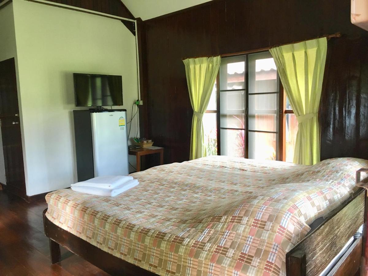Baan Maikhiangphu Wang Nam Khiao *