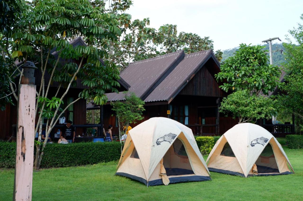Baan Maikhiangphu Wang Nam Khiao *