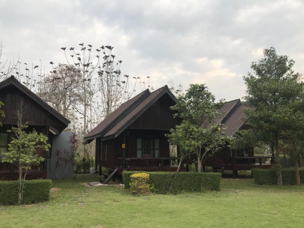 Baan Maikhiangphu Wang Nam Khiao Resort