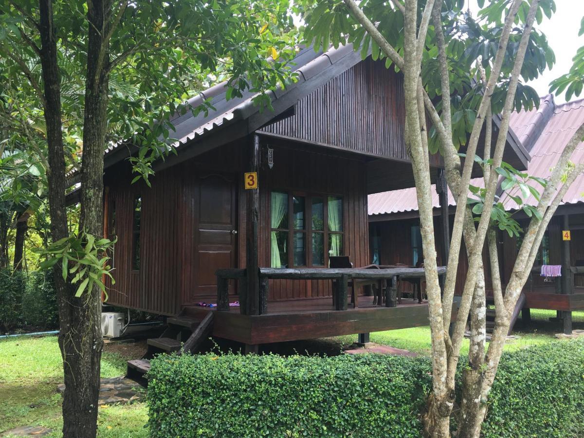 Baan Maikhiangphu Wang Nam Khiao