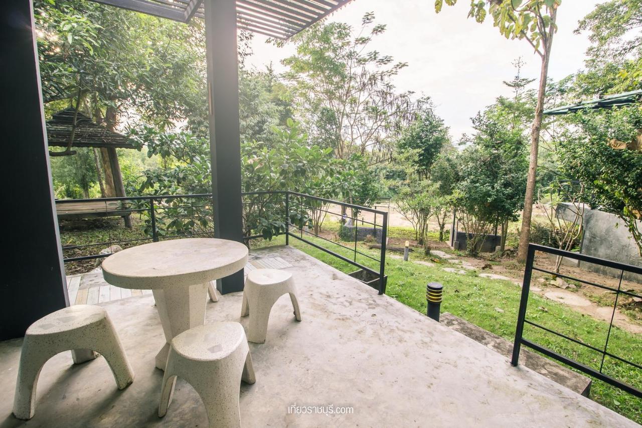 Baan Naratawan Bed & Breakfast Suan Phueng