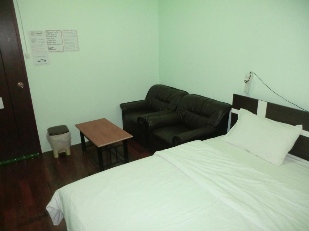 Hostel Sakura House *